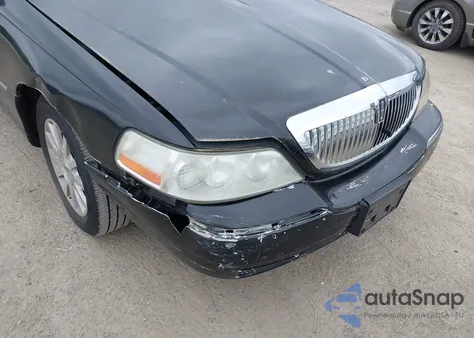 2007 Lincoln Town Car Signature from USA, damaged, VIN 1LNHM81W77Y624474